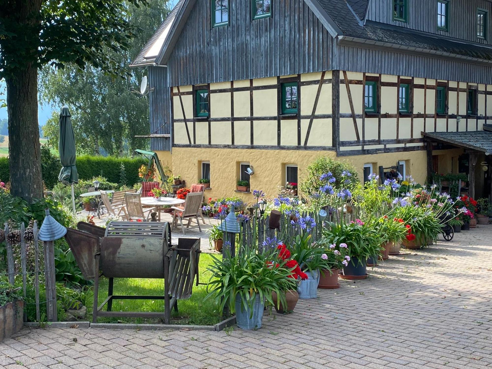 Hotel Olbernhau Mit Sauna - Kleines Landhotel Zur Ofenschenke المظهر الخارجي الصورة