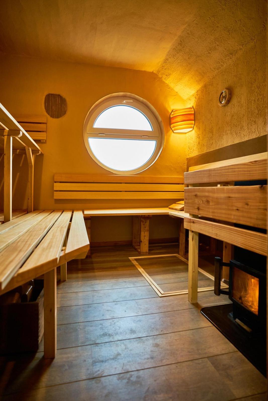 Hotel Olbernhau Mit Sauna - Kleines Landhotel Zur Ofenschenke المظهر الخارجي الصورة