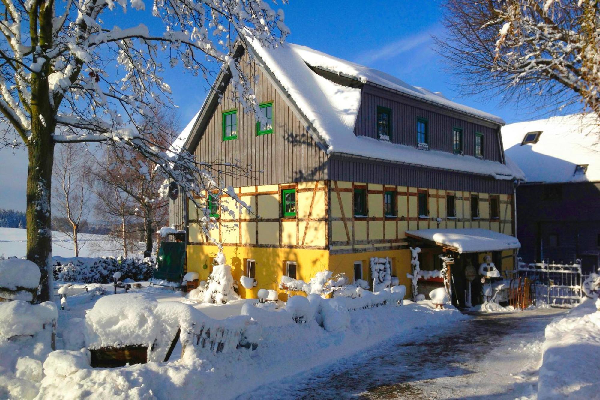 Hotel Olbernhau Mit Sauna - Kleines Landhotel Zur Ofenschenke المظهر الخارجي الصورة
